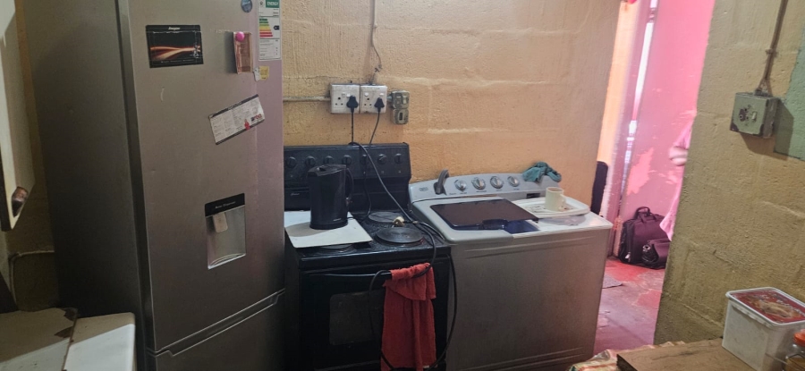 2 Bedroom Property for Sale in Ravensmead Western Cape